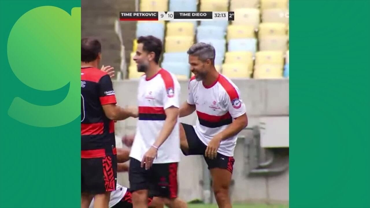 Gol de bicicleta de Diego Ribas pelo Flamengo Stars no Maracanã, em reprodução da FlaTV